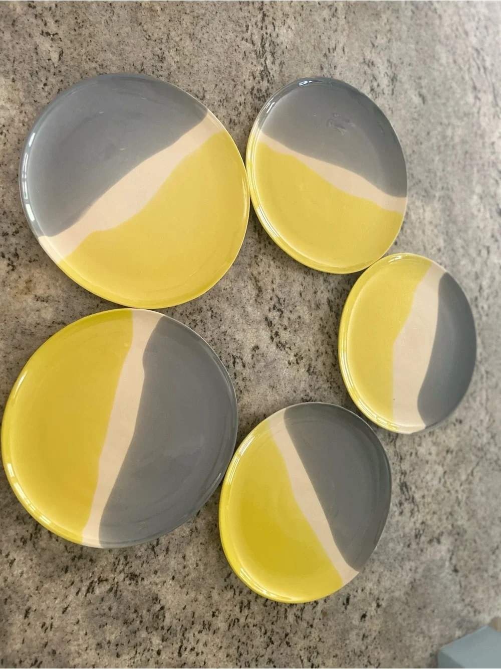 Myro by CRATE & BARREL Citron, Gray & Cream Striped, Coupe smooth‎ plate set 5